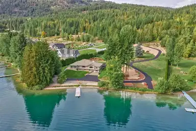 Image de Private Executive Lakefront w/ Boat Launch and Mooring