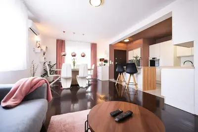 Image de Aurora- two bedroom apartment with balcony with seaview