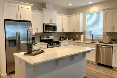 Image de East Mountain Brand New Home - 2. 4 mi to UofO