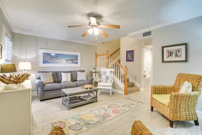 Image de Old Town Bay St Louis Townhome: Walk to Beach