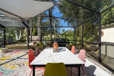 Image de Co Live Co Work in This Eclectic Designer Home