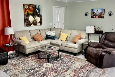 Image de Columbia Retreat 2 ac Ft Jax, Usc, 5 Points, Zoo all within 15 min