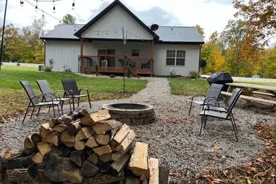 Image de Campfire/grill/full-kitchen, Cabin near Brookville Lake