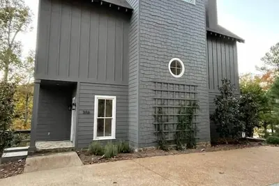 Image de Easiest Steps to Private Dock on Serene Cove ~ 3 Primary Suites Plus 7 Twin Beds
