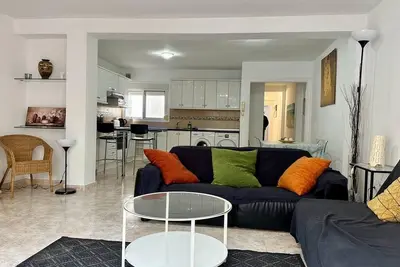 Charming 3-Bed Apartment in Fuengirola