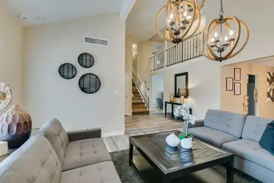 Image de Cozy 2 master suite pool house near strip and convention center