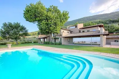 Image de Villa della Marca: A spacious villa situated a few minutes from the town center, with Free Wi-Fi.