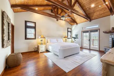 Image de Fox Whisper Lodge by AvantStay | 10mins to Slopes