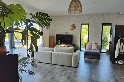 Image de Villa moderne Périgueux avec Piscine