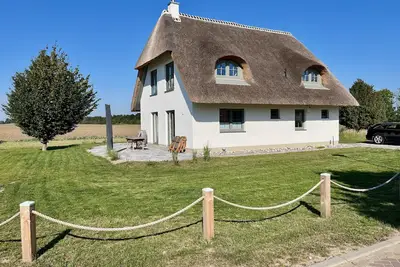 Image de Thatched roof house on RĂĽgen