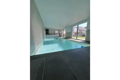 Image de Coquet Petit Studio Avec Terrasse Et Piscine