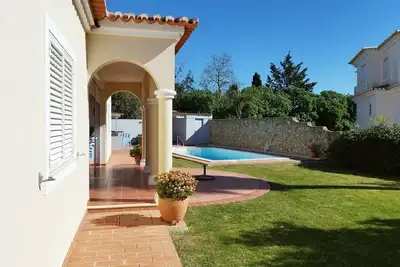 Special detached family Villa, own pool, Bbq kitchen, huge garden near Luz Beach