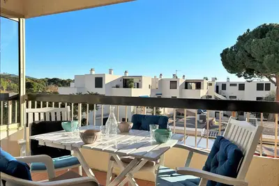 Image de Appartement T2 au cœur de la Favière, terrasse, parking, à 100m de la plage et des commerces