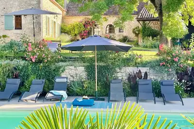 Image de La Fleur de Savignac - 3 ch - piscine, vue, WiFi haut débit