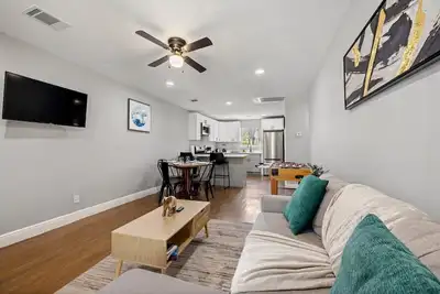 Image de Museums Cozy Med Center Apt | Bbq Fire Pit Games