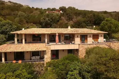 Image de Maison 5 chambres à Palombaggia (Porto Vecchio) vue et accès direct à la mer