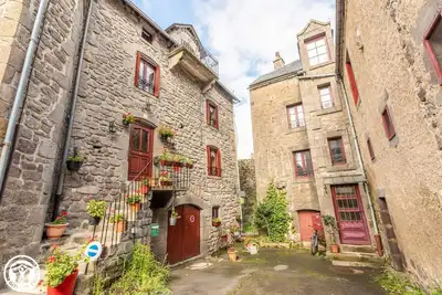 Image de Les Remparts - Besse Et Saint Anastaise