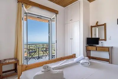 Image de Appartement \"Lefkothea 2\" avec vue sur la mer, balcon et Wi-Fi.