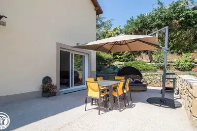 Image de Gîte neuf et confortable dans une belle propriété à proximité du Lac d’Aydat