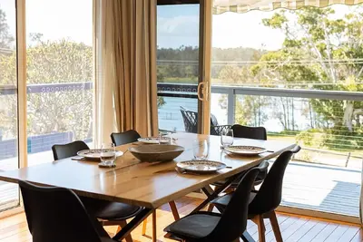 Image de The Cut Mullet - With Water Views