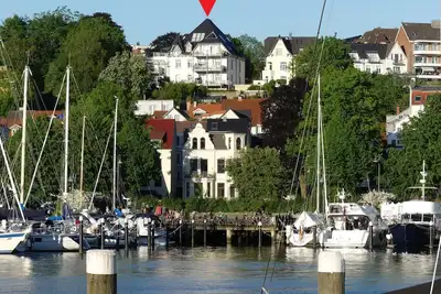 Image de City villa with harbor panorama