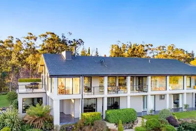 Image de A breathtaking property at Wentworth Falls with stunning views of the Blue Mountain