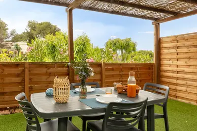 Image de L'Estrellus, mobil-home au cœur du vignoble