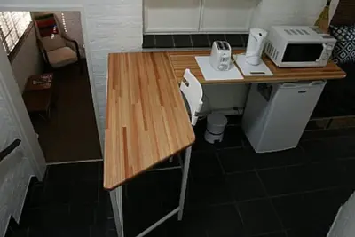 Image de Acorns. co. za - Funky Budget unit self catering