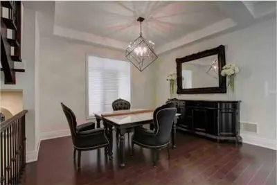 Image de Luxurious 4 Bedroom home.