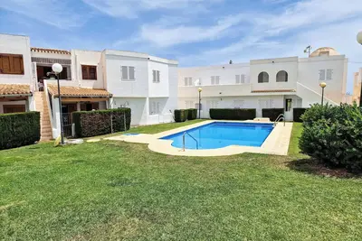 Appartement avec piscine 1 minute à pied du cœur de la plage de Mojacar.