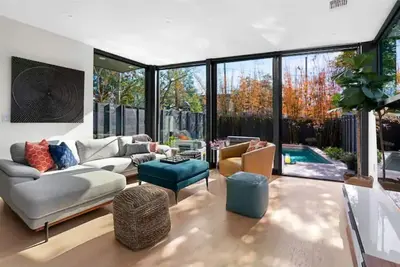 Image de Modern Luxe, Heated Pool Oasis, Chefs Kitchen, Prime Location, Skyline Views