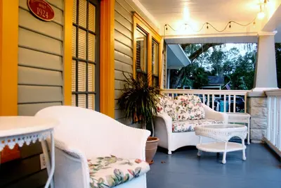 Image de Historic downtown bungalow