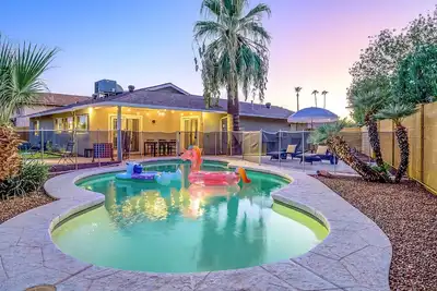 Image de Backyard Oasis w/ Heated Pool | Bike 2 Old Town