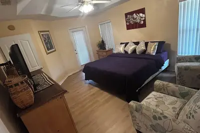 Image de Big 4-bedroom home minutes from North Fl, Shands, Oaks Mall & Ben Hill Stadium
