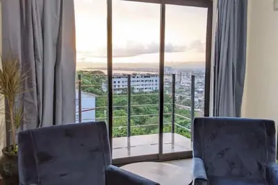 Image de Unique hillside 3bd/2bt condo with great views!