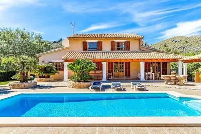Image de Spacious Country House, A/C, Private Pool, Mountain Views, Located Between 3 Fabulous Resorts!
