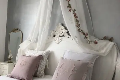 Image de Small warm house.