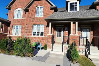 Image de Spacious brand new home with parking 5 minutes to downtown Whitby