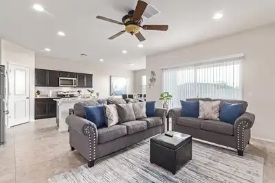 Image de Brand New Home! Casa Grande! Near Shopping, Hiking and More.