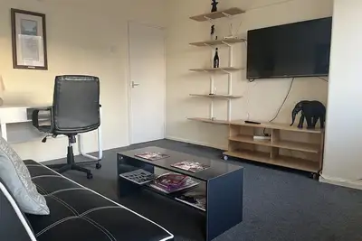 Central London Apartment Sleeps 6