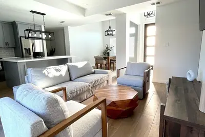 Image de Brand New Home w\/ Pool. Only 30 miles to SpaceX!