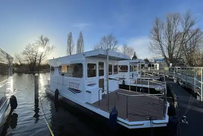 Image de Bateau 'Hausboot Edda' avec terrasse privée et Wi-Fi