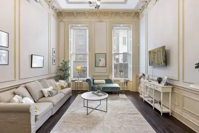 Image de Elegant Victorian Center City 1br Apartment