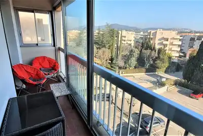 Image de Studio Proche Des Commerces Et Des Plages Parking Libre Dans Residence