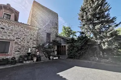 Image de Gîte Authentique pour 2-3 Pers. avec Cour, Terrain et Pêche, à Proximité de Brioude et Blesle