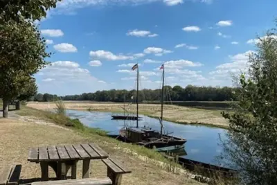 Image de Gîte de charme à La Loire : Balnéo, Jardin, Parking
