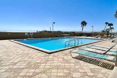 Image de The Seashell–Steps to Sand, Beach Service, Pool, Free Activities!