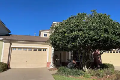 Image de Talley Ho And Away You Go! Come Stay in This Home on The 9th Hole!