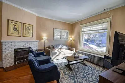 Image de 4br Charming Victorian - Steps to Downtown