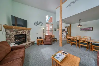 Image de Cozy Cabin, 2br w/ Loft Cabin - Bbq